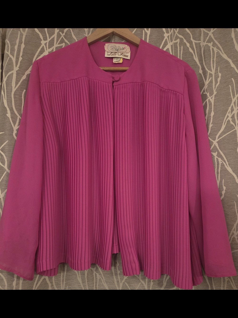 The Rose Bud Vintage Bright Pink Pleated Long-Sleeve Blouse